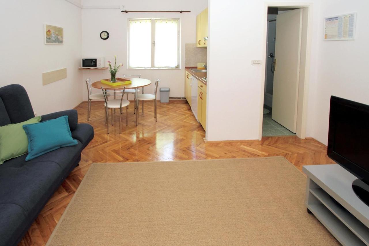 Apartments By The Sea Trogir - 11895 Exteriör bild