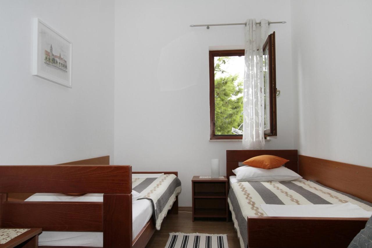 Apartments By The Sea Trogir - 11895 Exteriör bild